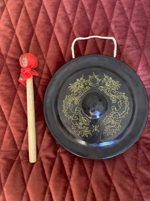 Vietnamese gong with Mallet, 24 x 24 cm
