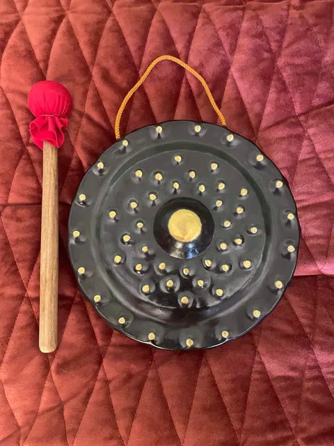 Vietnamese gong with Mallet, 22 x 22 cm