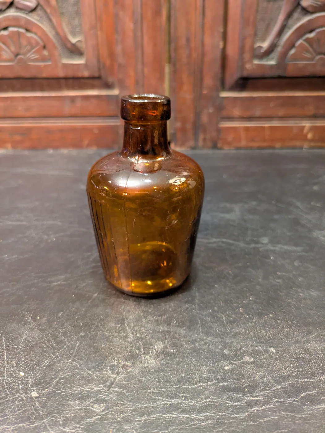 Antique Australian Poison Bottle, Amber Ribbed “POISON” Bottle to AGM c.1910 to 1920, photo 1 of 8