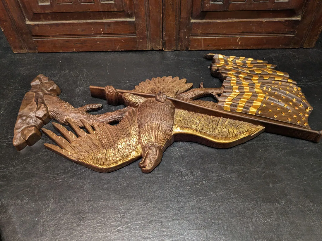 Large Hand-Carved Wooden Eagle & American Flag Wall Plaque, Vintage Americana, photo 5 of 9