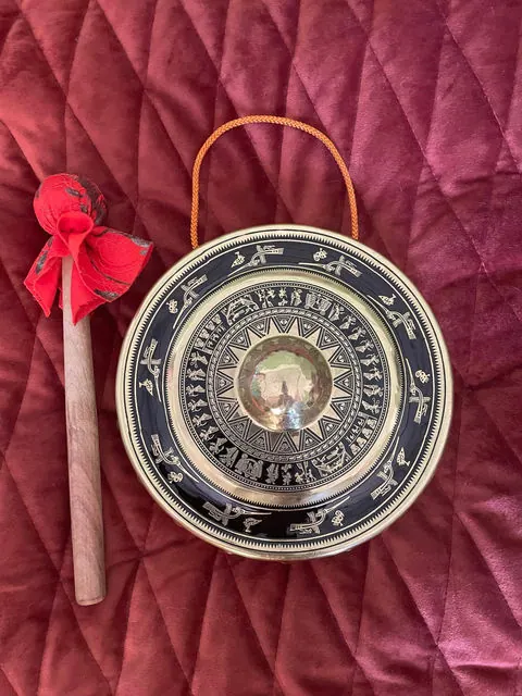 Vietnamese gong with Mallet, 20 x 20 cm