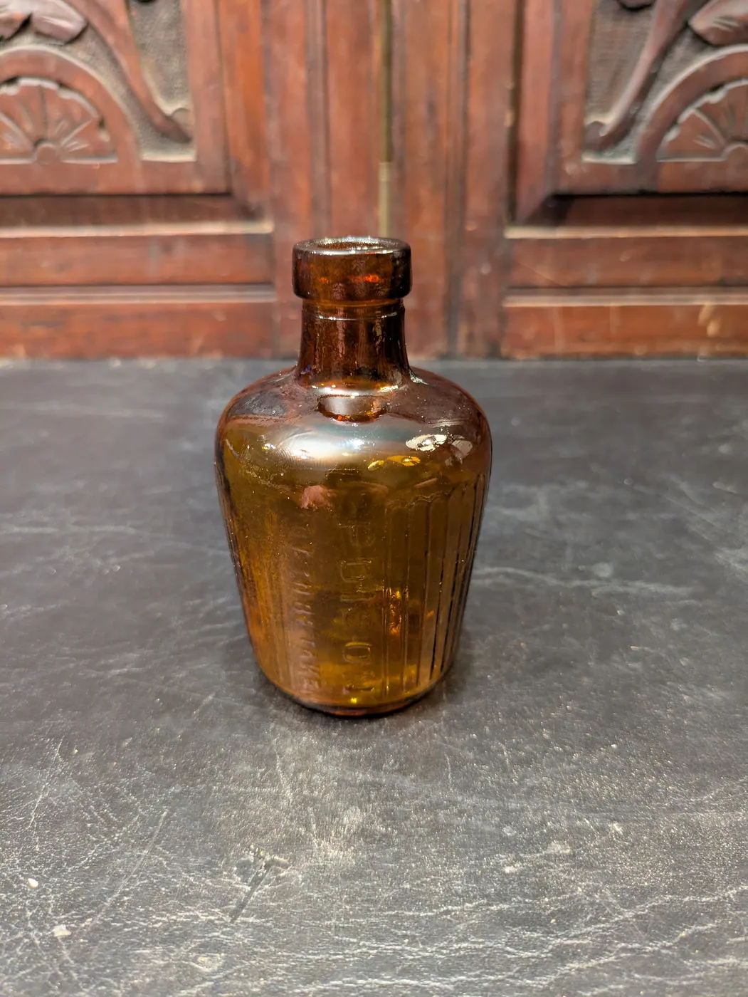 Antique Australian Poison Bottle, Amber Ribbed “POISON” Bottle to AGM c.1910 to 1920, photo 3 of 8