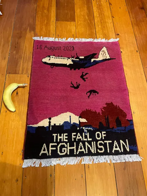 War Rug #944, 81 x 61 cm