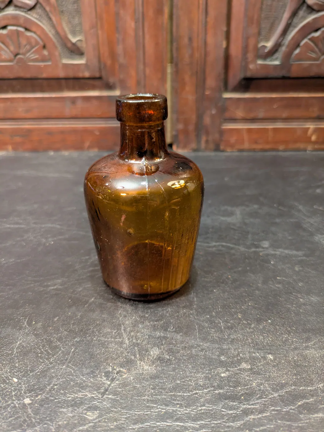 Antique Australian Poison Bottle, Amber Ribbed “POISON” Bottle to AGM c.1910 to 1920, photo 2 of 8