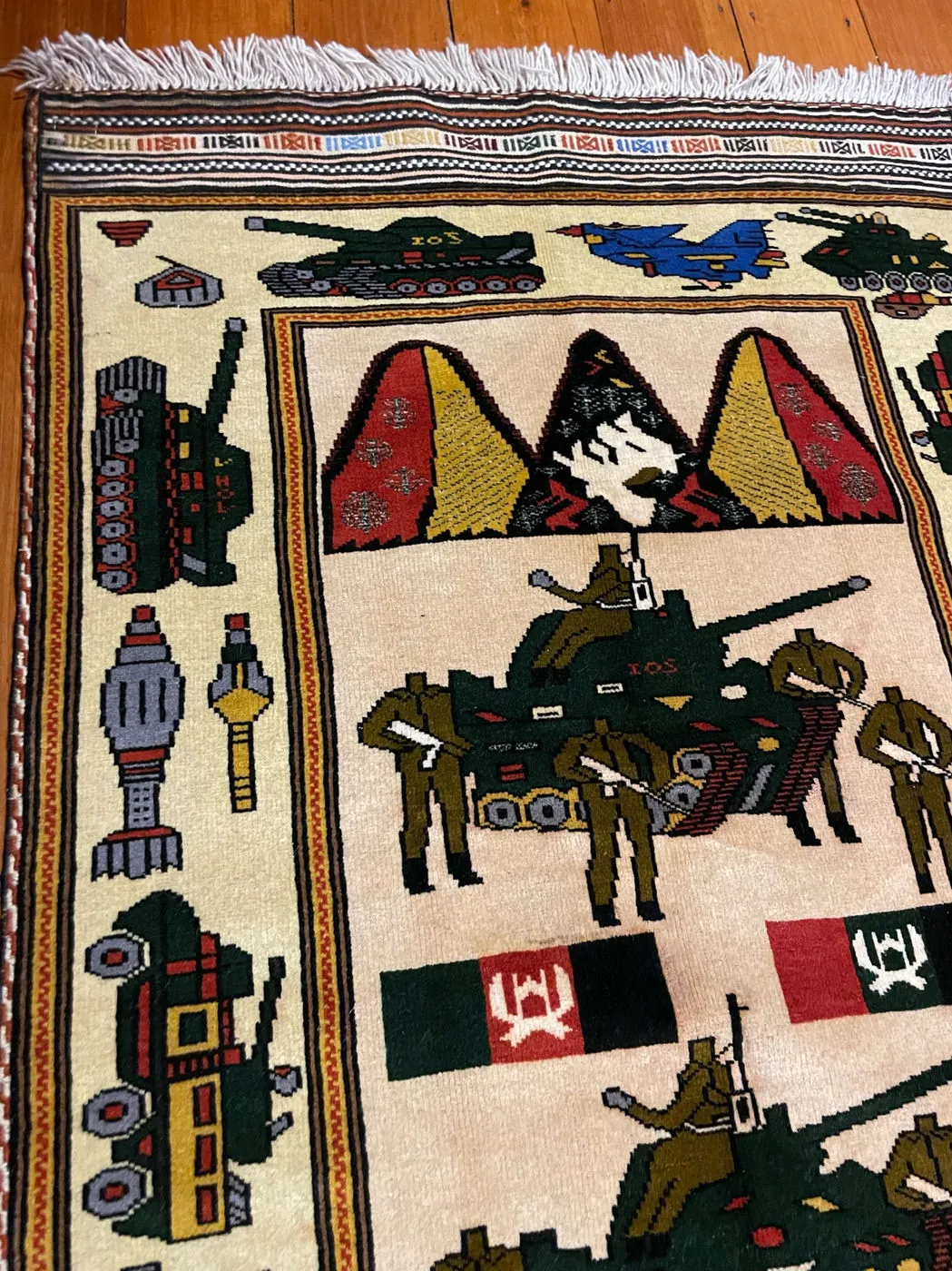 Afghan War Rug #1010: cream, with tanks, soldiers, Afghan flags and fighter jets, 140 x 89 cm, photo 6 of 9