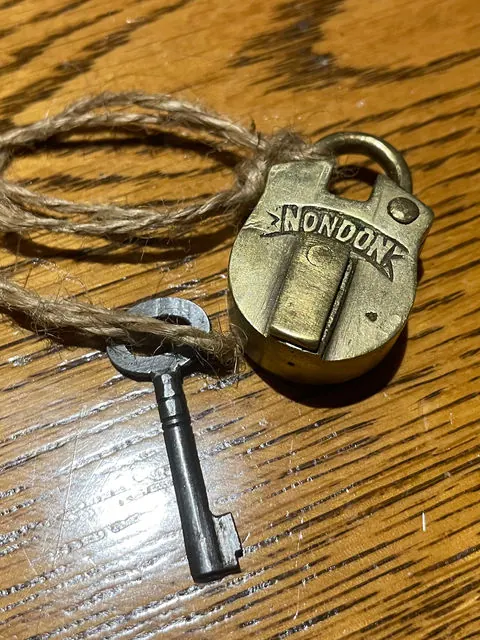 Rare english padlock from the 1890s, working with key