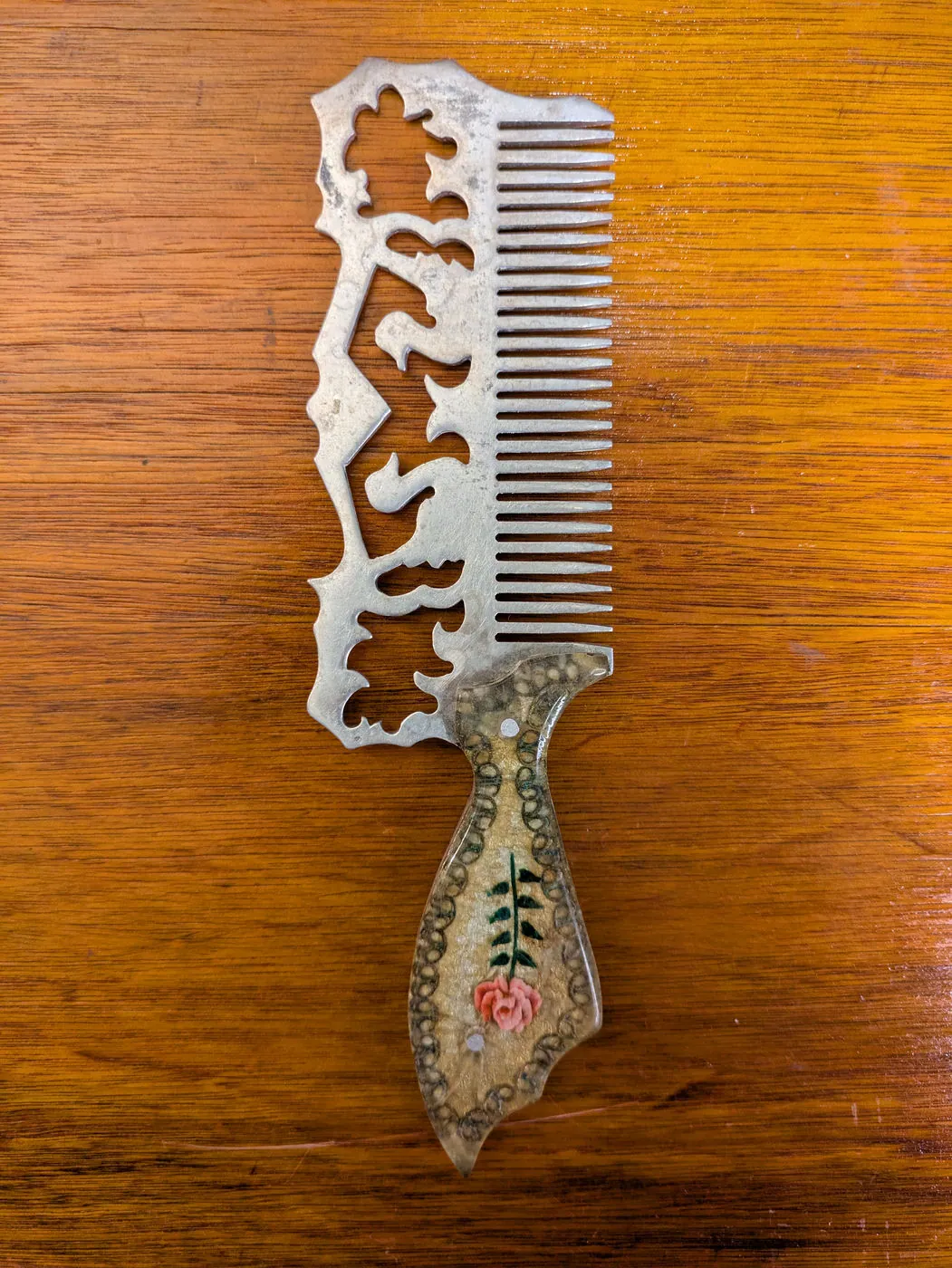 Prison art Vintage USSR Soviet Metal Comb with Tan Resin Floral Handle, photo 1 of 11