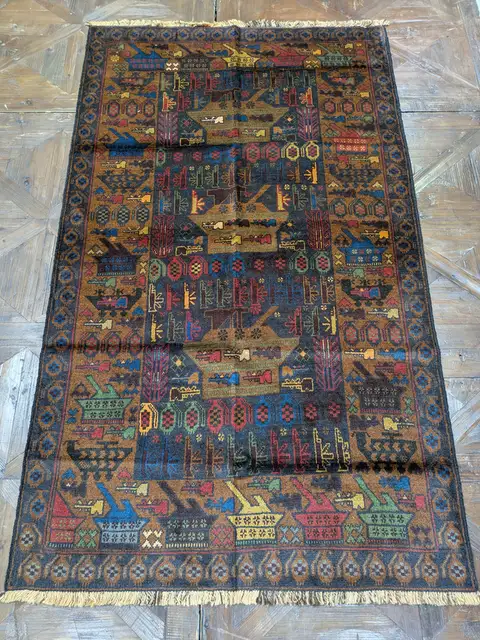 War Rug #2069, 211 x 123 cm